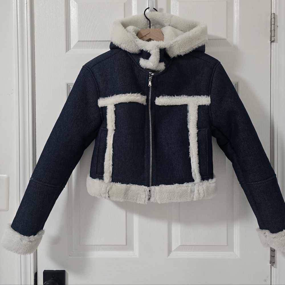 Urban Outfitters Roselyn Faux Shearling Denim Jacket New Size XS - Picture 6 of 11
